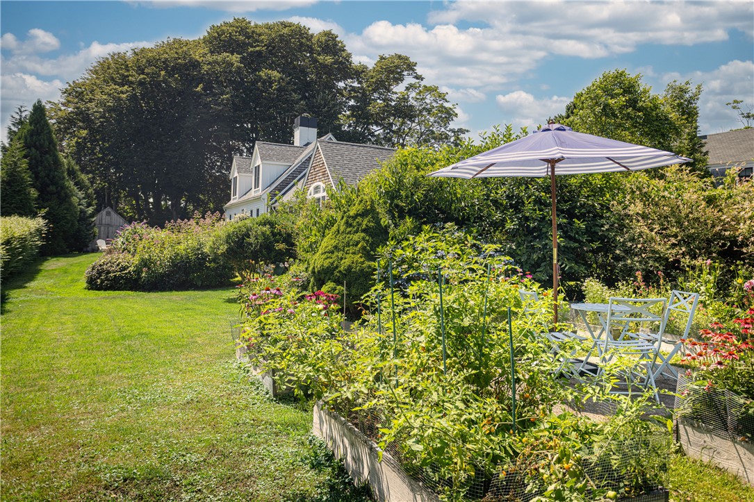 47 Kane Avenue Middletown, RI 02842 - Photo 5 of 46 Garden