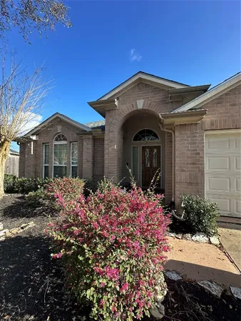 $2,400 | 7730 Trail Hollow, Missouri City, TX 77459