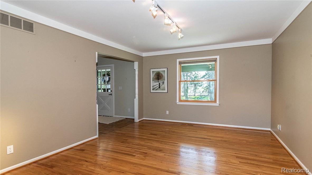 20825 Napier Road Northville, MI 48167 - Photo 11 of 52 025_13.jpg