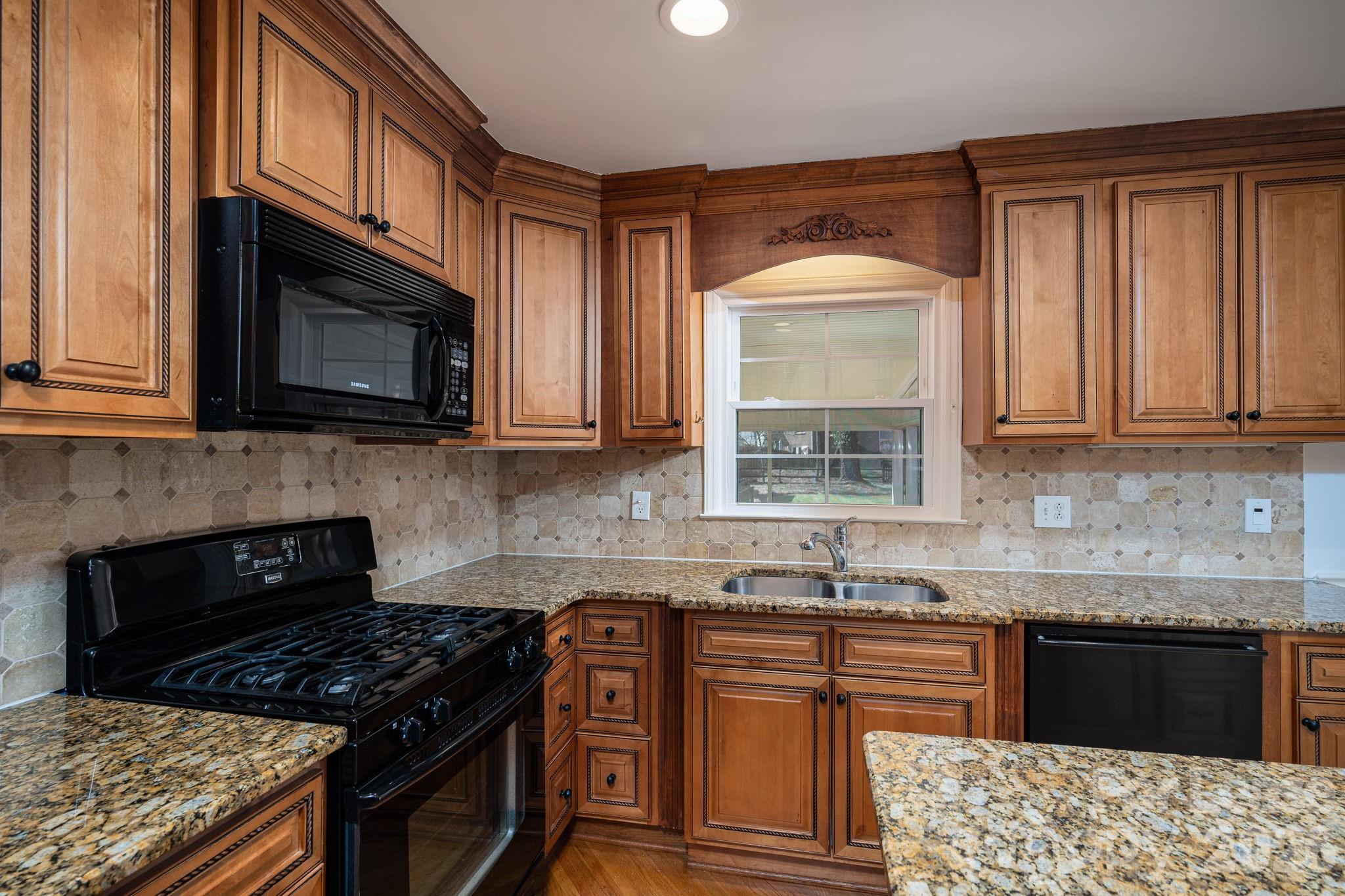 4600 Castleton Road Charlotte, NC 28211 - Photo 11 of 29