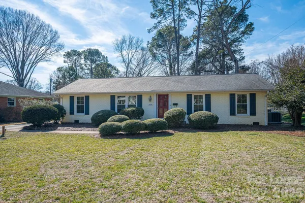 $2,995 | 4600 Castleton Road, Charlotte, NC 28211