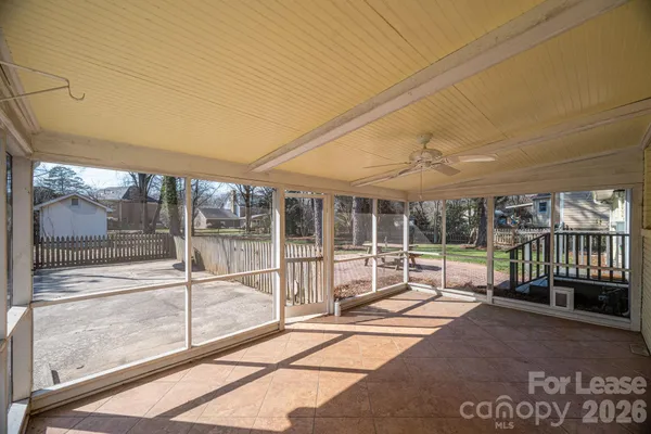 $2,995 | 4600 Castleton Road, Charlotte, NC 28211