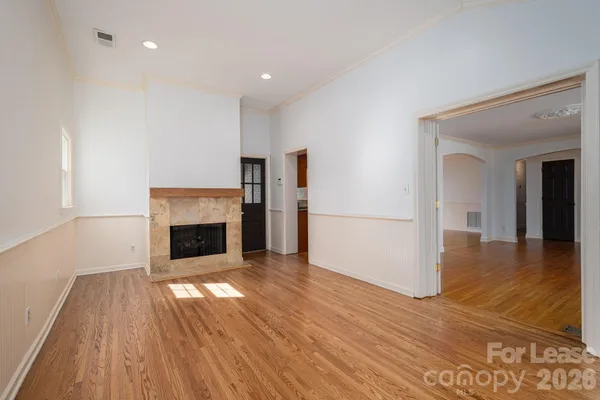 $2,995 | 4600 Castleton Road, Charlotte, NC 28211