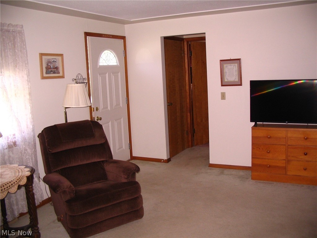 1094 Novak Road Grafton, OH 44044 - Photo 5 of 12 Gallery Image 5
