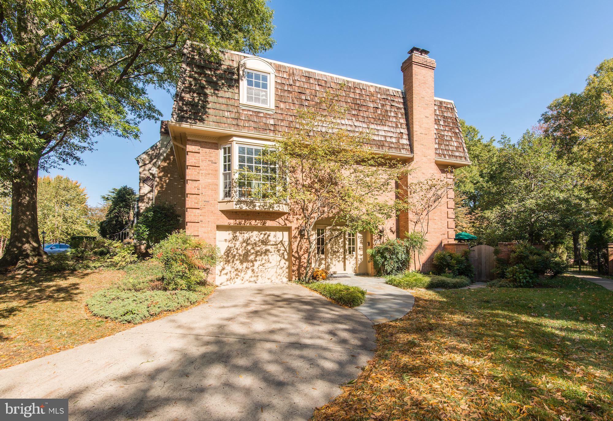 2325 North Glebe Road