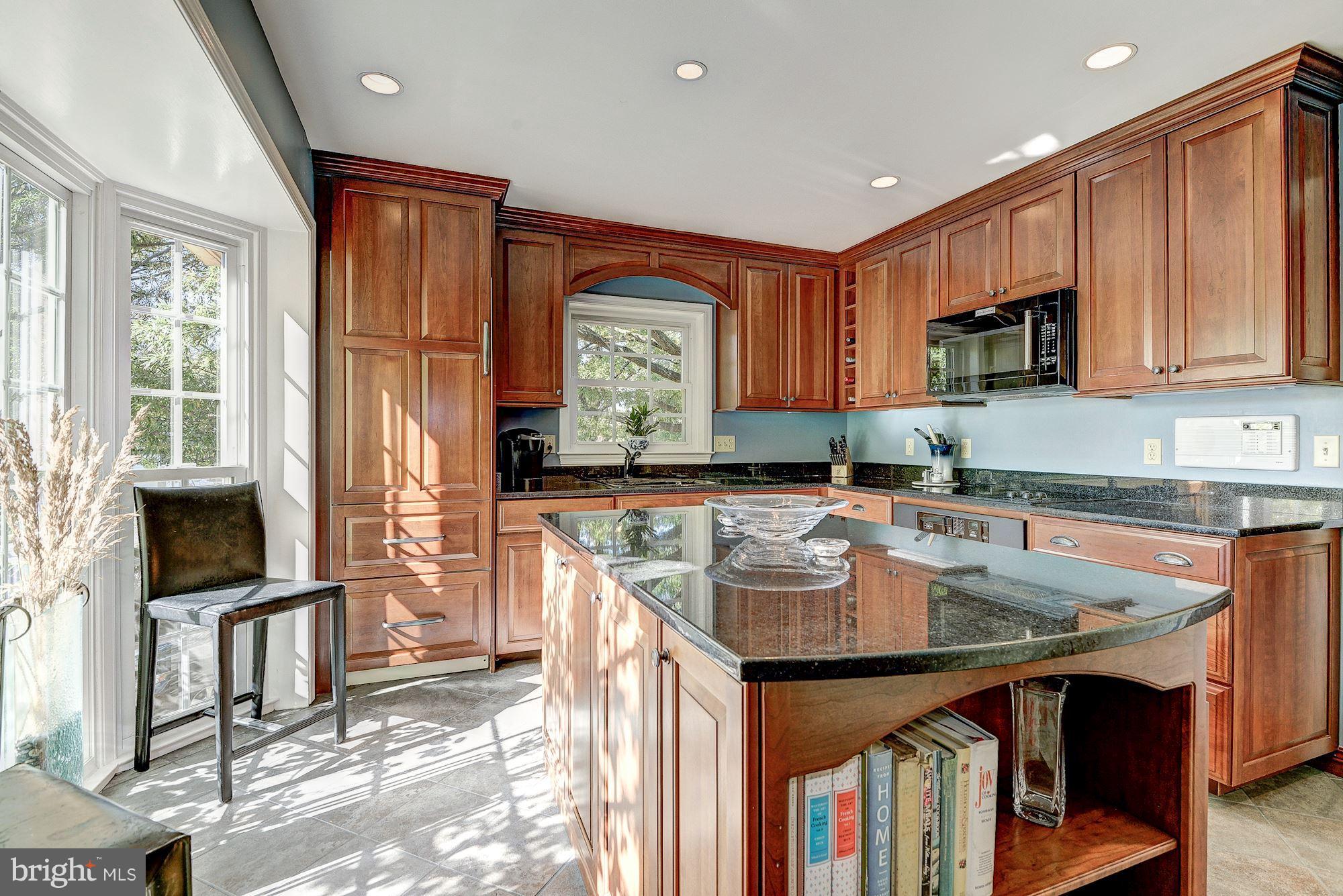 2325 North Glebe Road Arlington, VA 22207 - Photo 15 of 30 Kitchen
