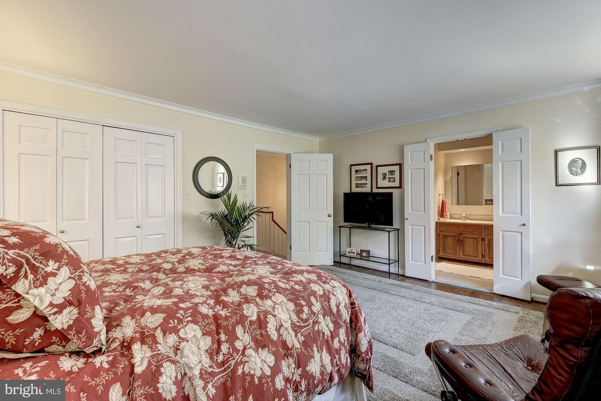 2325 North Glebe Road Arlington, VA 22207 - Photo 20 of 30 Master Bedroom