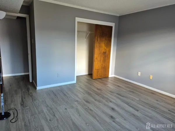 $2,300 | 915 Edison Glen Terrace, Edison, NJ 08837