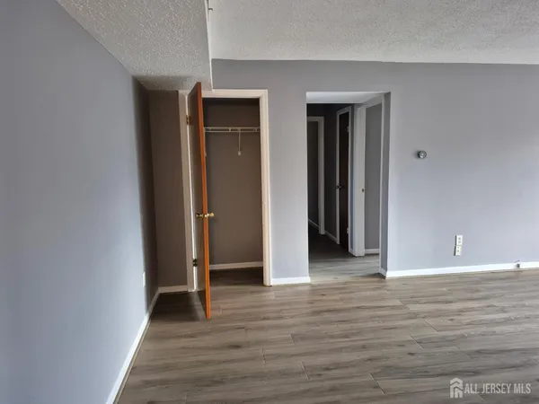 $2,300 | 915 Edison Glen Terrace, Edison, NJ 08837