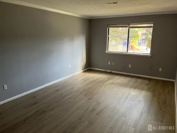$2,300 | 915 Edison Glen Terrace, Edison, NJ 08837