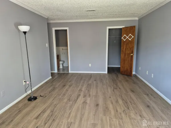 $2,300 | 915 Edison Glen Terrace, Edison, NJ 08837