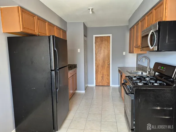 $2,300 | 915 Edison Glen Terrace, Edison, NJ 08837