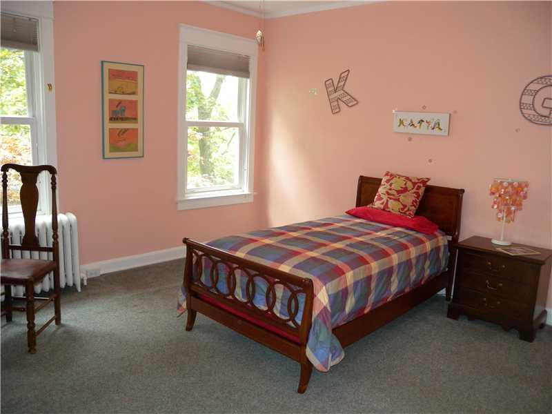 6621 Darlington Road Pittsburgh, PA 15217 - Photo 13 of 25 Bedroom. ~DARLING AND SPACIOUS BEDROOM WITH GREAT WINDOWS~METICULOUS~