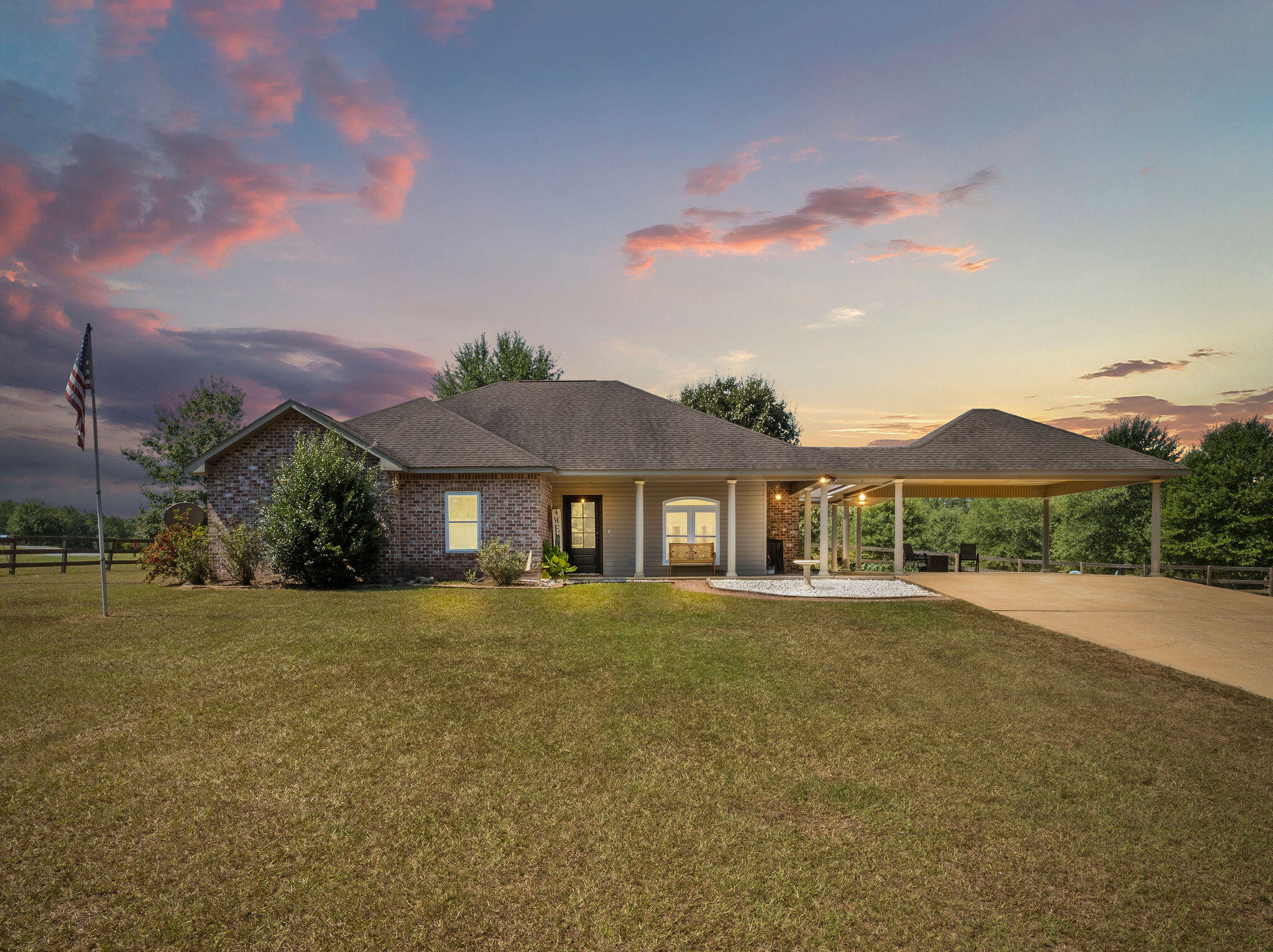 886 Castor Lake Road Leesville, LA 71446 - Photo 1 of 27 Gallery Image 1
