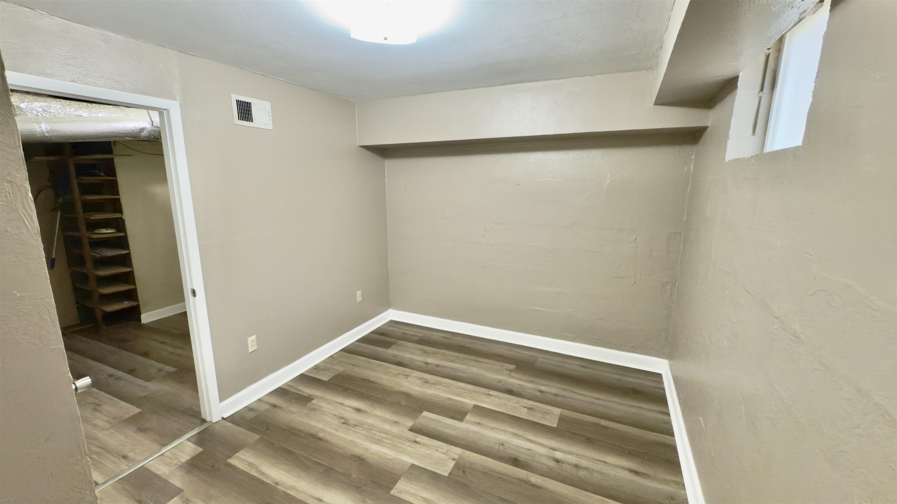 2563 Hacks Cross Road Germantown, TN 38138 - Photo 24 of 28 a view of a small space