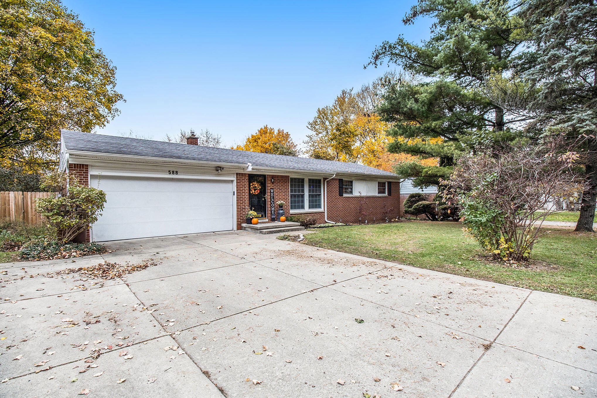 588 Robinson Road Jackson, MI 49203 - Photo 2 of 46 2