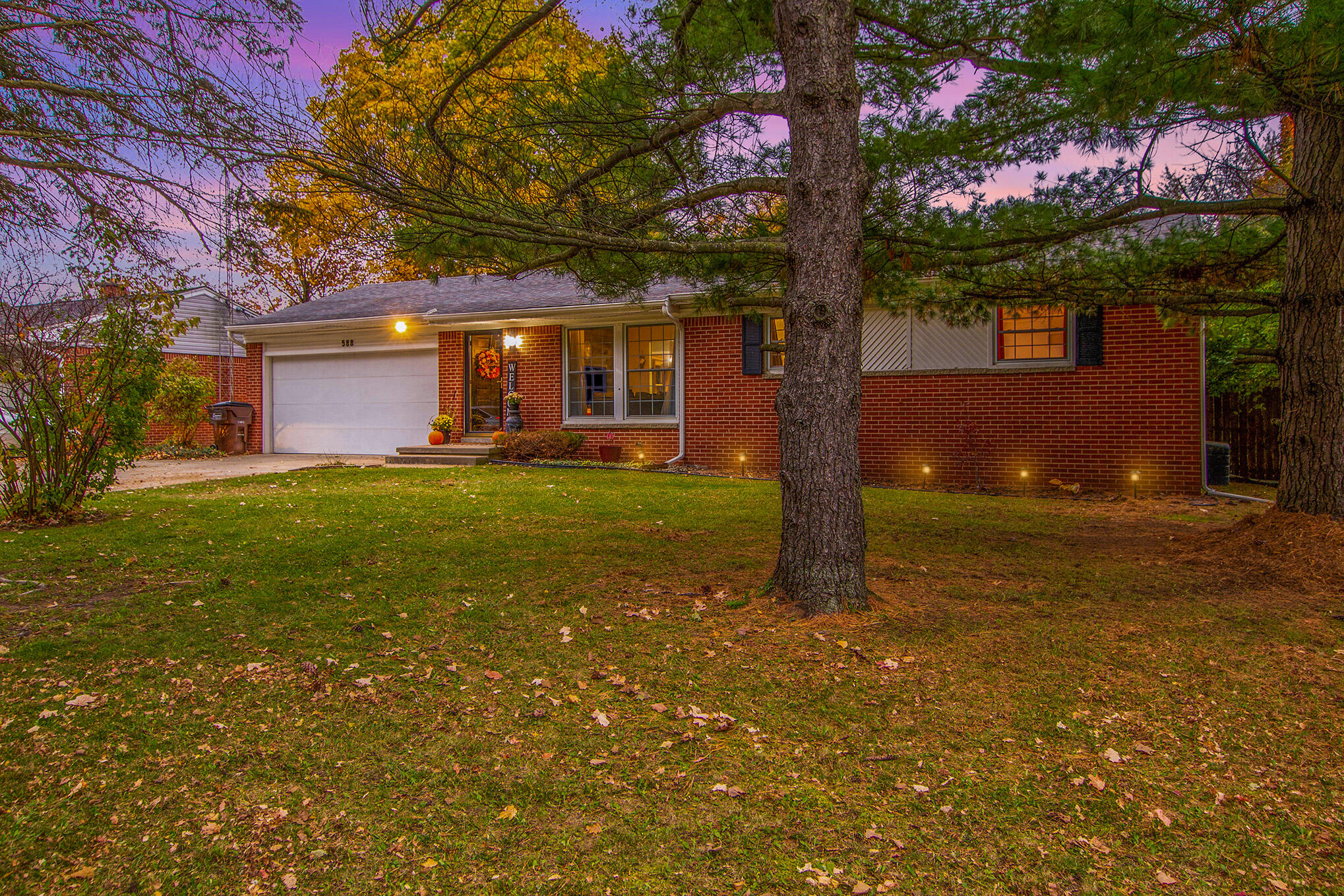 588 Robinson Road Jackson, MI 49203 - Photo 3 of 46 3