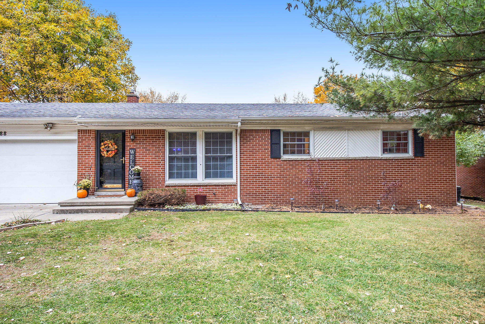 588 Robinson Road Jackson, MI 49203 - Photo 5 of 46 5