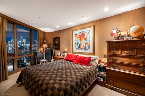 $3,000,000 | 111 West Maple Street, Unit 34023404, Chicago, IL 60610