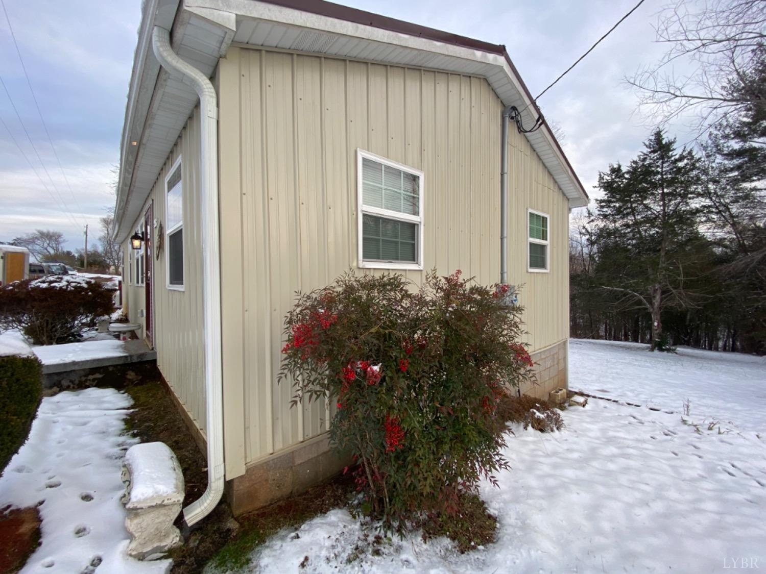 635 Winton Road Amherst, VA 24521 - Photo 6 of 39 Gallery Image 6