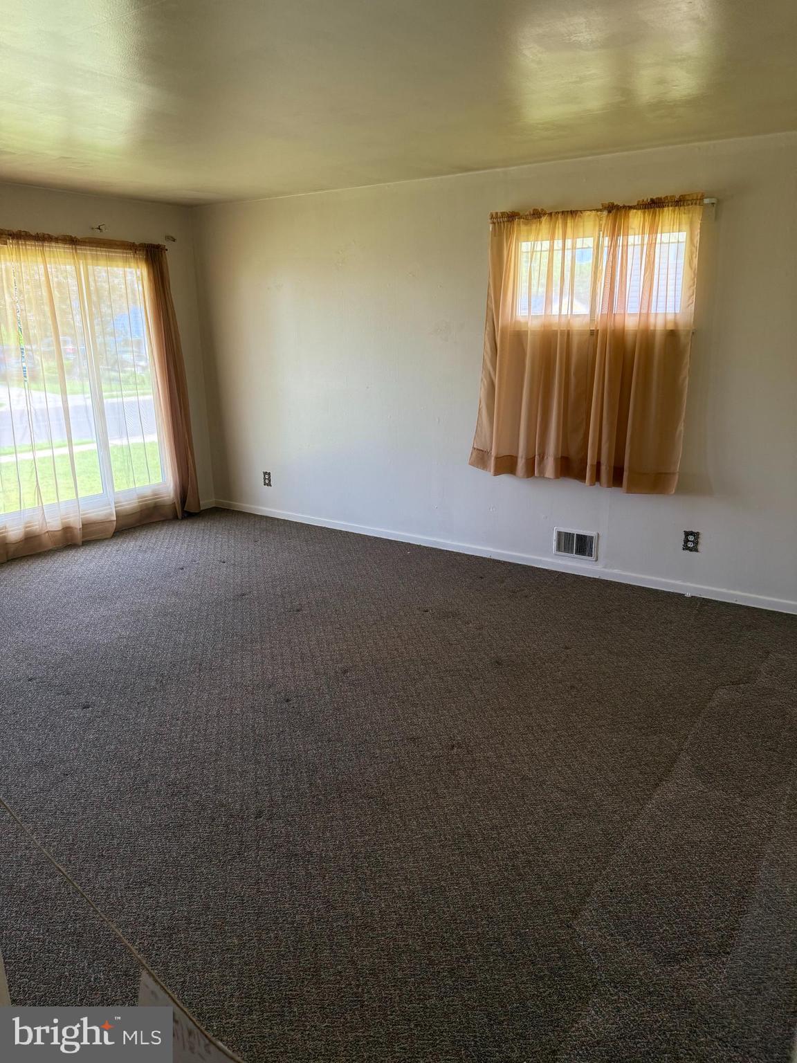 2 Larkin Road Burlington, NJ 08016 - Photo 6 of 24 an empty room with windows