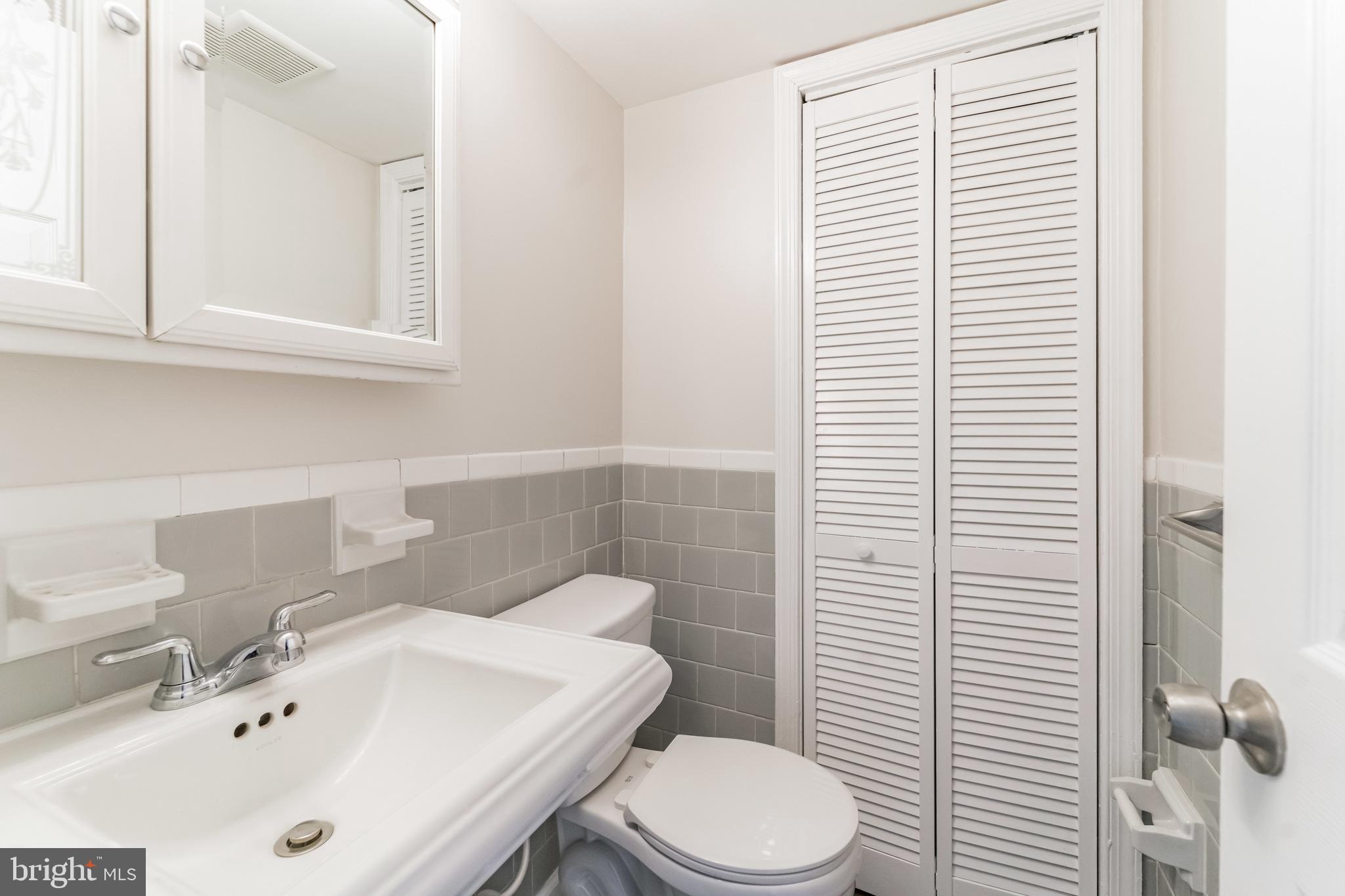1865 Addison Road South District Heights, MD 20747 - Photo 6 of 31