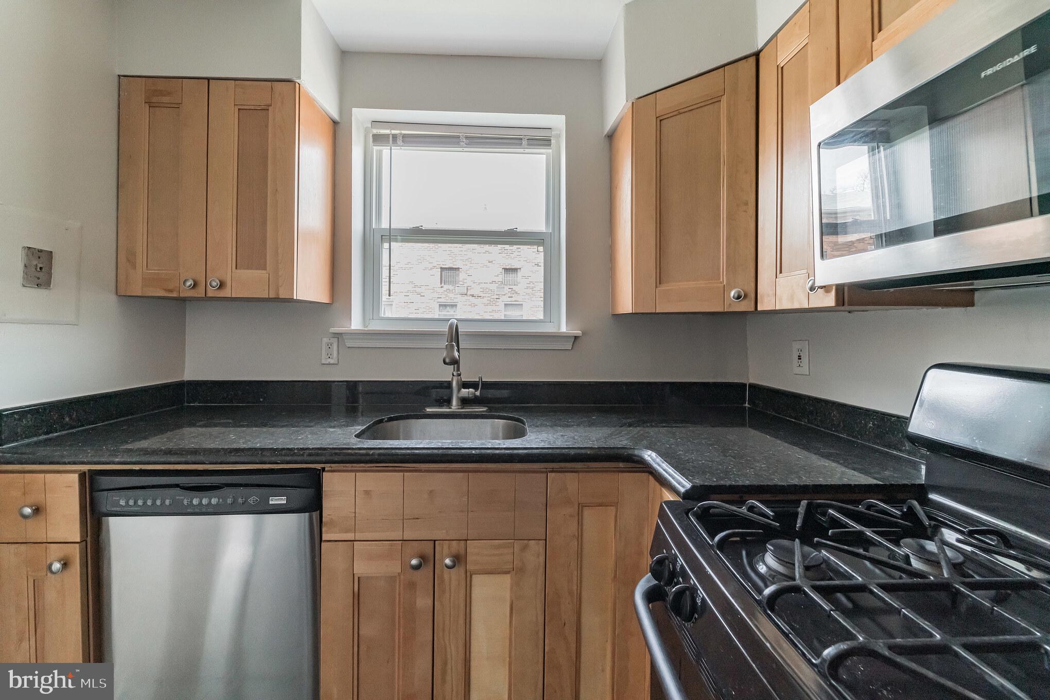 1865 Addison Road South District Heights, MD 20747 - Photo 10 of 31