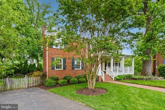 $5,750 | 5055 26th Road North, Arlington, VA 22207