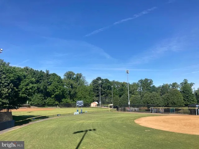 $5,750 | 5055 26th Road North, Arlington, VA 22207