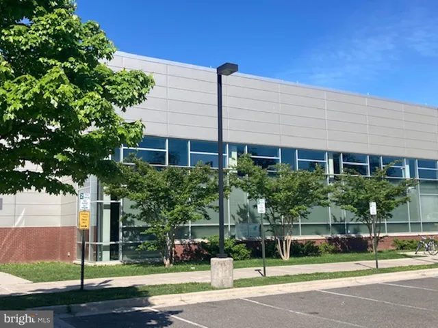 $5,750 | 5055 26th Road North, Arlington, VA 22207