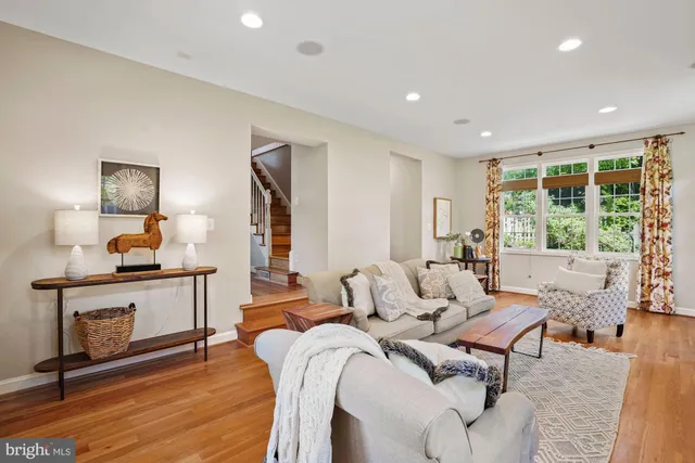 $5,750 | 5055 26th Road North, Arlington, VA 22207