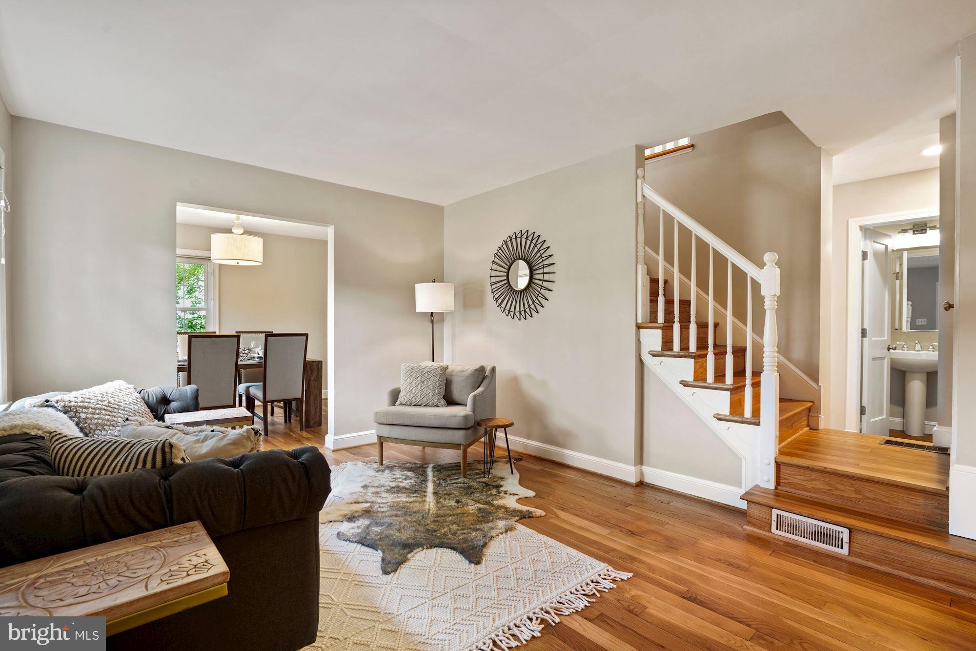 5055 26th Road North Arlington, VA 22207 - Photo 9 of 44 Living Room
