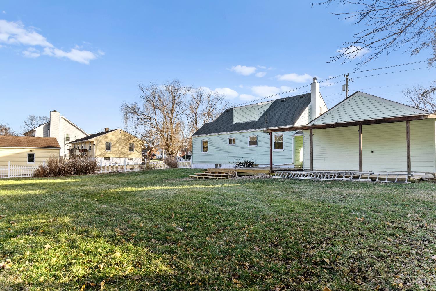 604 Smiley Avenue Springdale, OH 45246 - Photo 4 of 26
