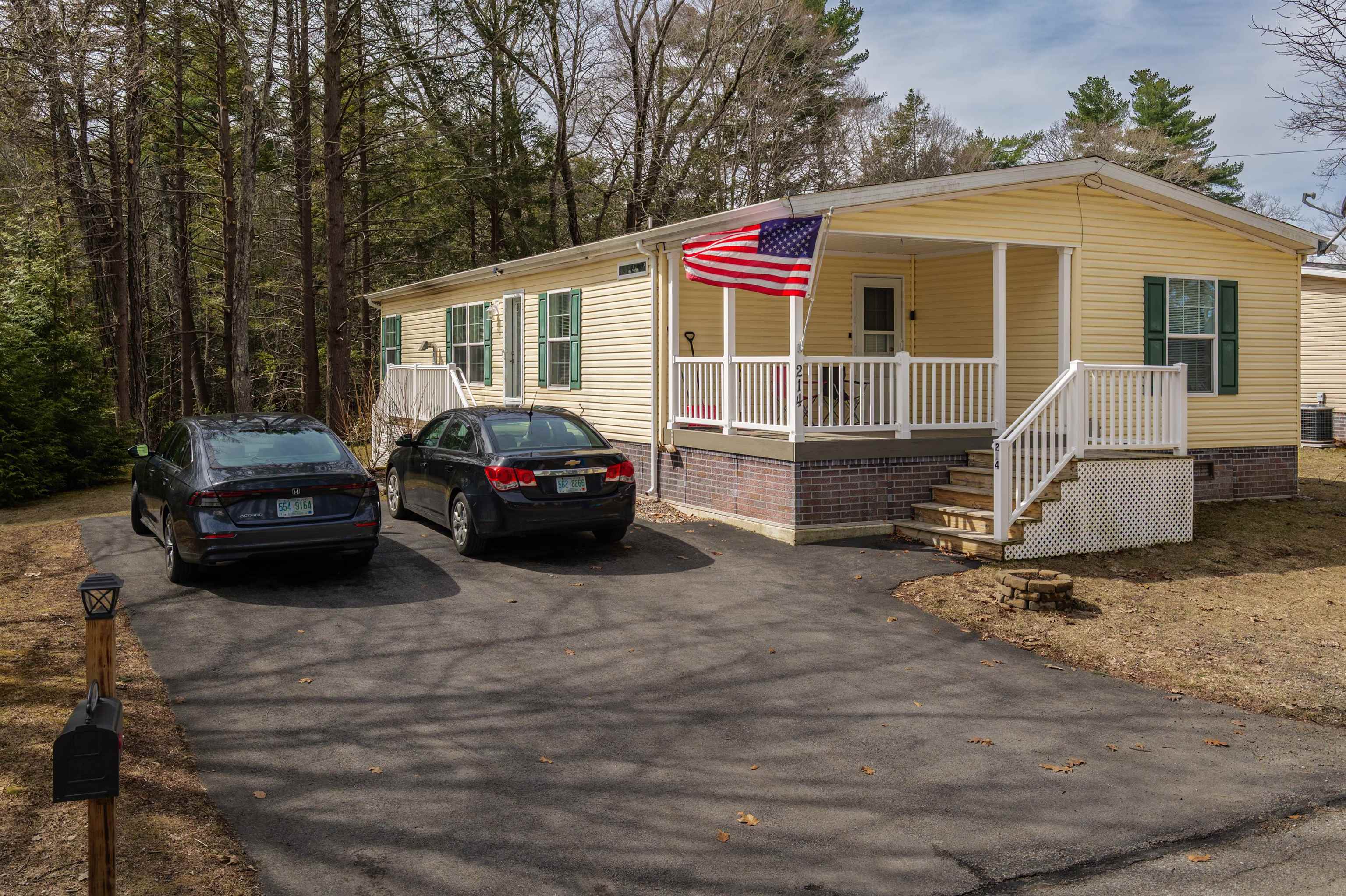 214 Robin Hood Lane Exeter, NH 03833 - Photo 1 of 26