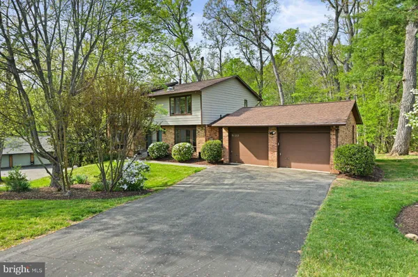 $1,395,000 | 9122 Cricklewood Court, Vienna, VA 22182