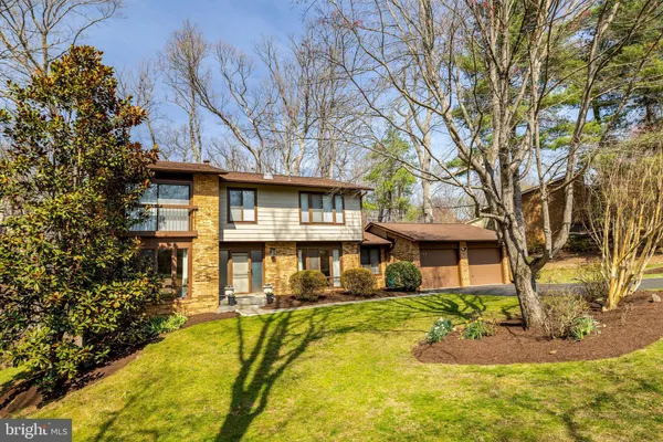 $1,395,000 | 9122 Cricklewood Court, Vienna, VA 22182