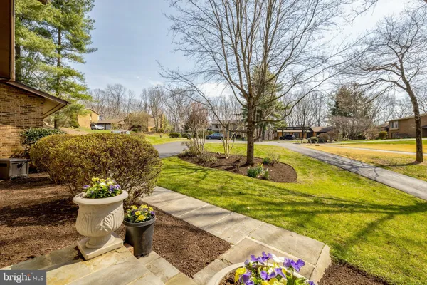 $1,395,000 | 9122 Cricklewood Court, Vienna, VA 22182