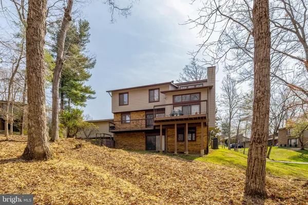 $1,395,000 | 9122 Cricklewood Court, Vienna, VA 22182