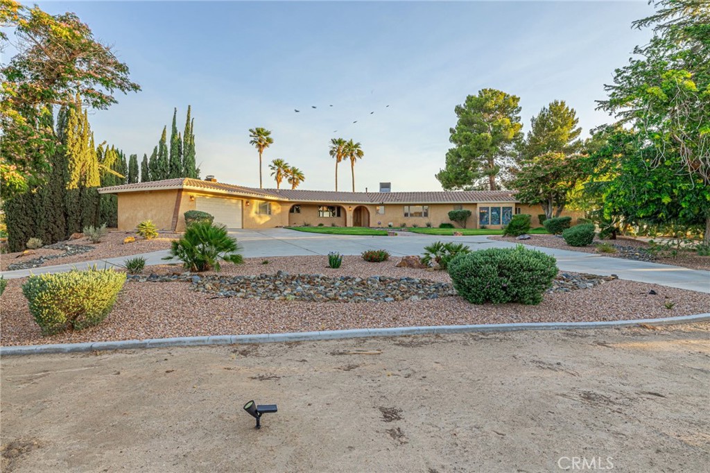 19459 Shasta Road Apple Valley, CA 92307 - Photo 2 of 64