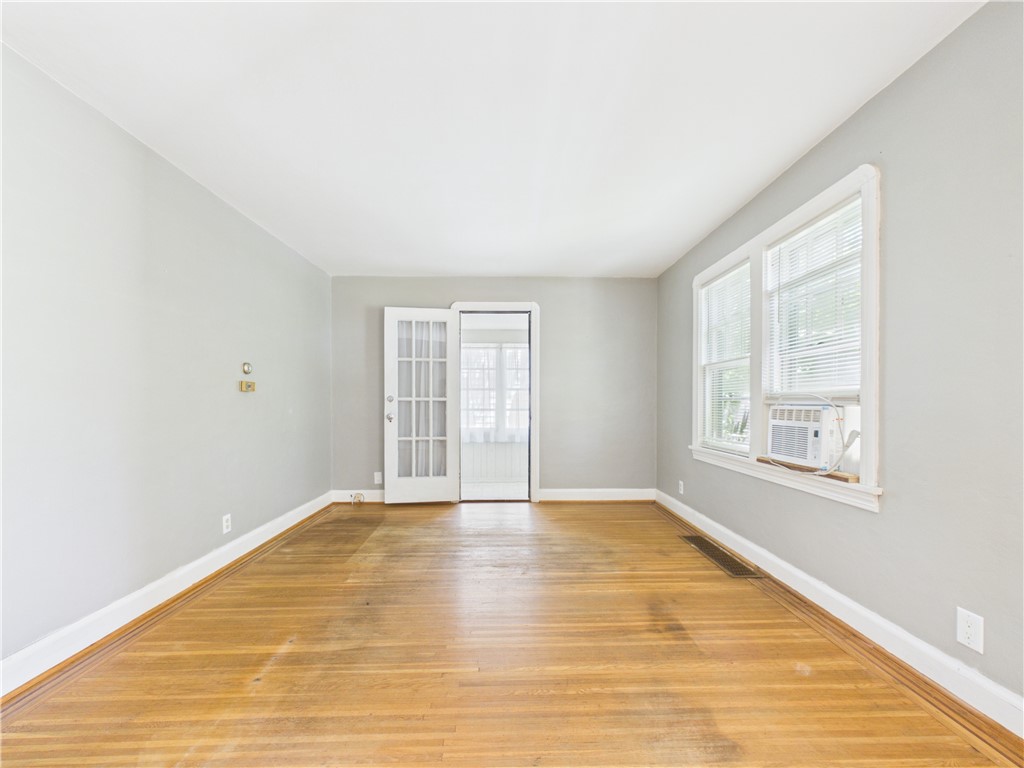 79 Ridgewood Drive Irondequoit, NY 14622 - Photo 11 of 50 Living room