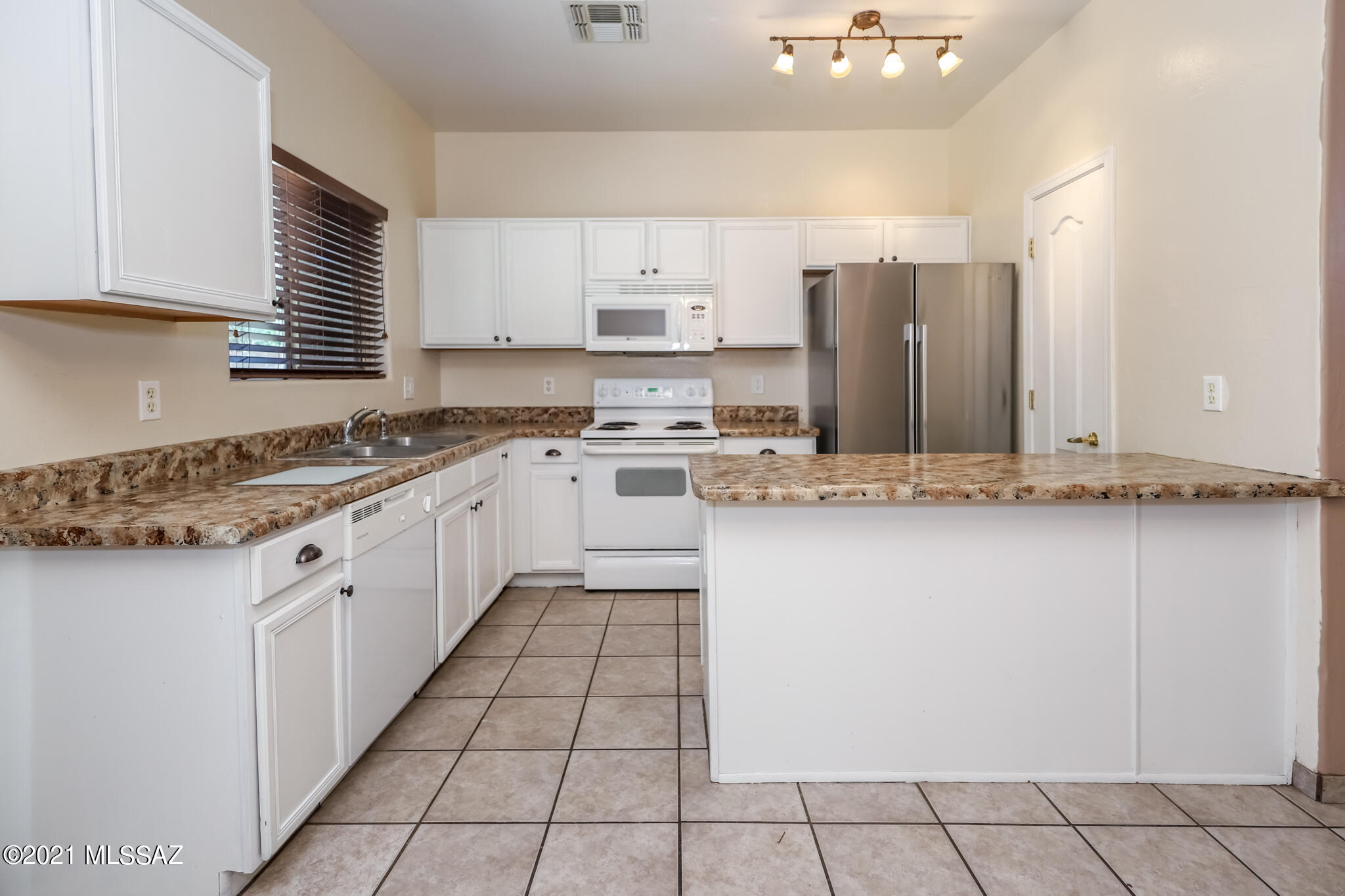 461 East Cactus Mountain Drive Vail, AZ 85641 - Photo 8 of 24