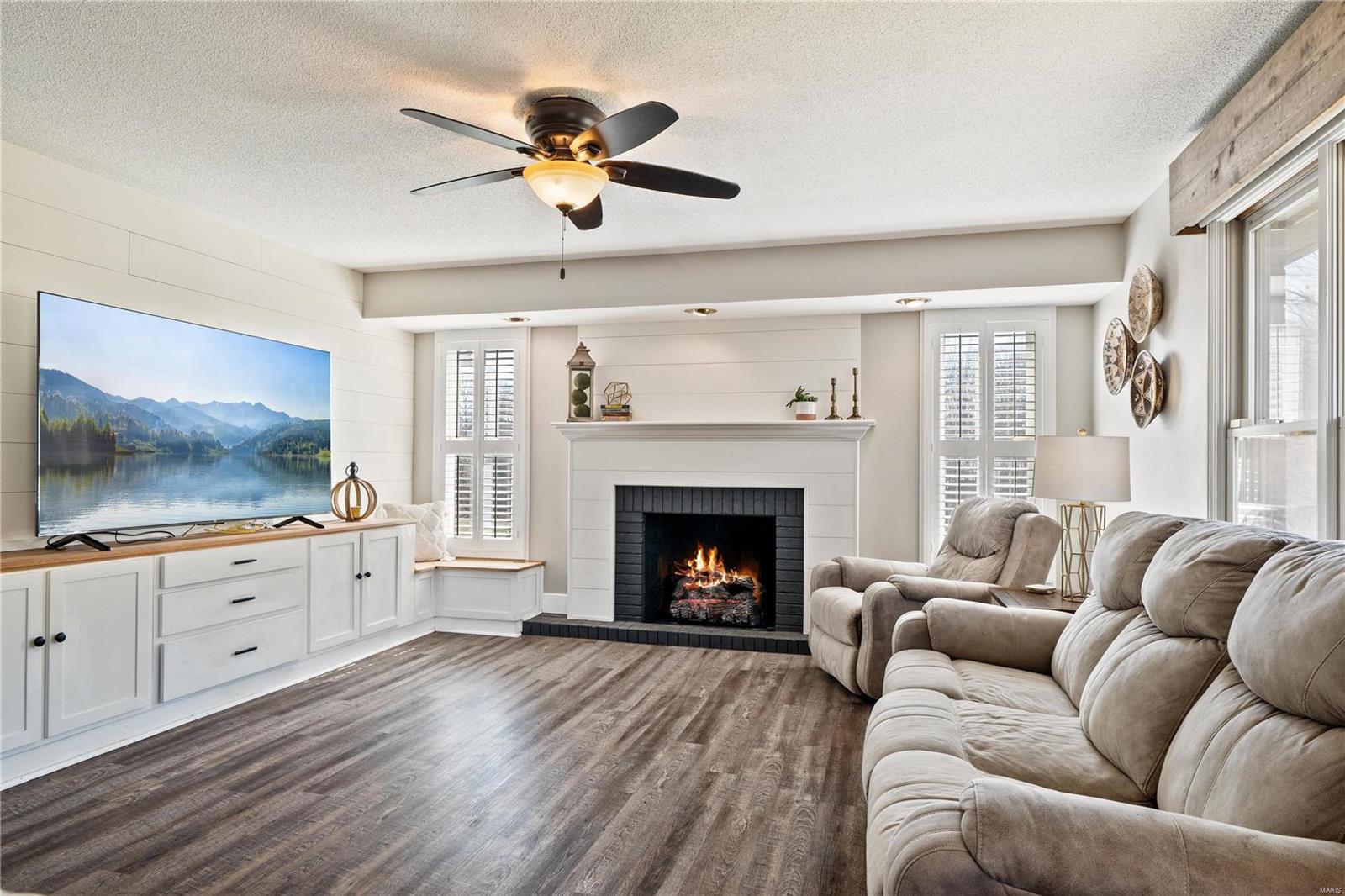 409 Oak Forest Drive Jackson, MO 63755 - Photo 4 of 49