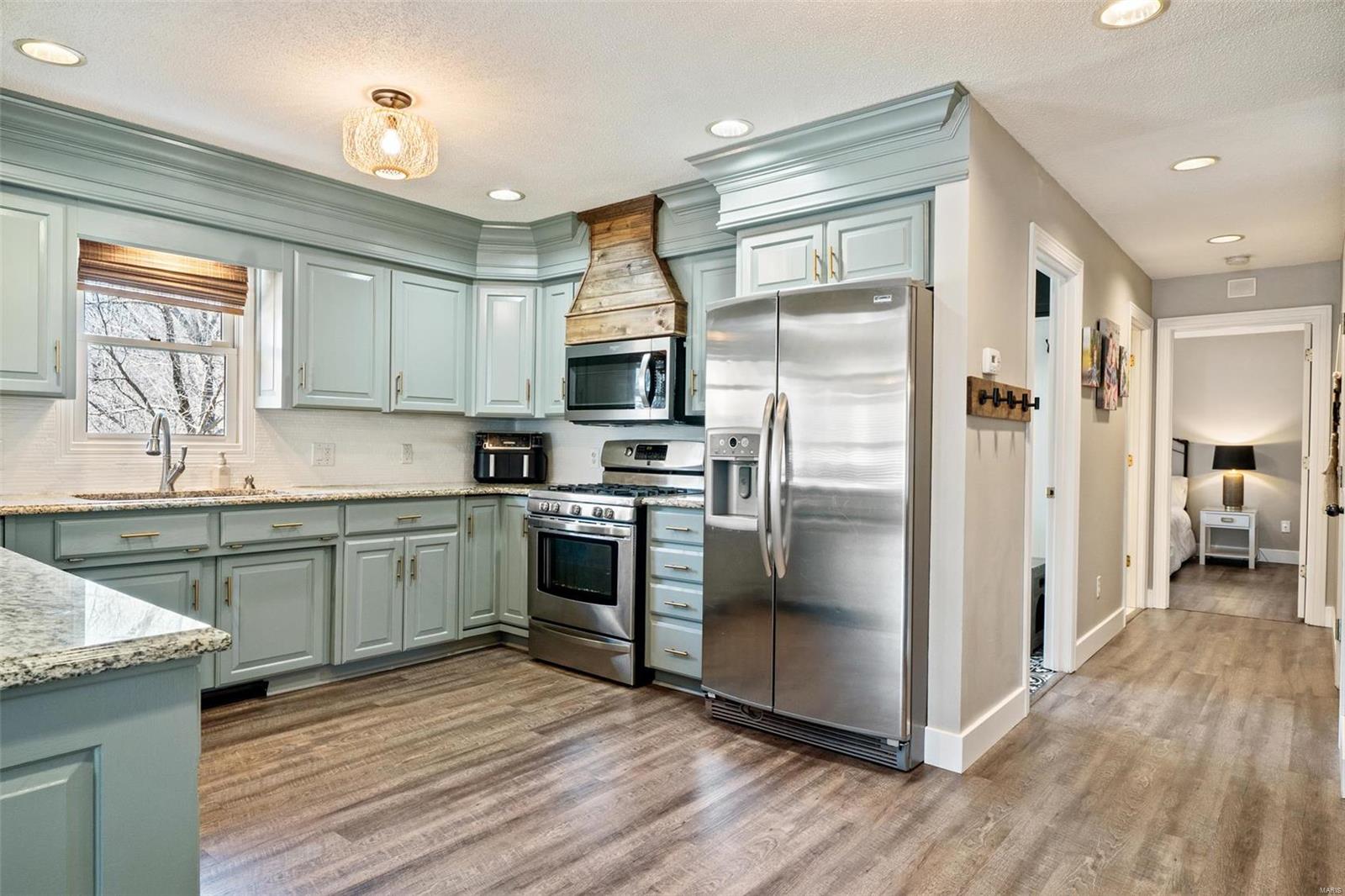 409 Oak Forest Drive Jackson, MO 63755 - Photo 10 of 49