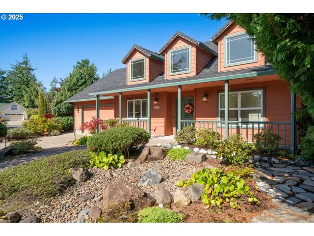 $739,500 | 2131 Willow Loop, Florence, OR 97439