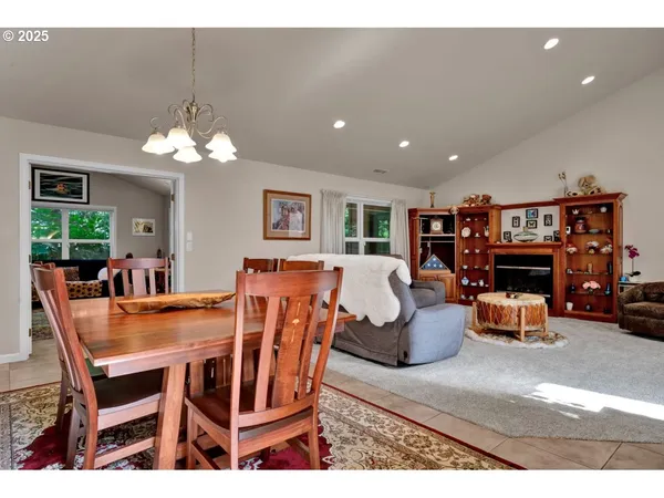 $739,500 | 2131 Willow Loop, Florence, OR 97439