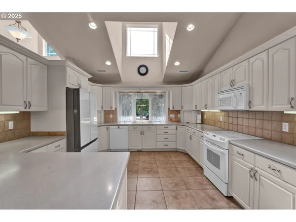 $739,500 | 2131 Willow Loop, Florence, OR 97439