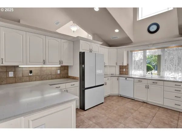 $739,500 | 2131 Willow Loop, Florence, OR 97439