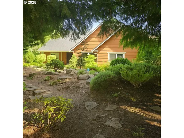 $739,500 | 2131 Willow Loop, Florence, OR 97439