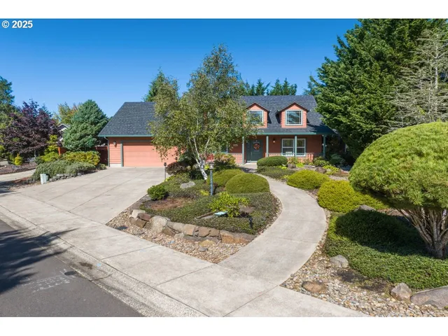 $739,500 | 2131 Willow Loop, Florence, OR 97439