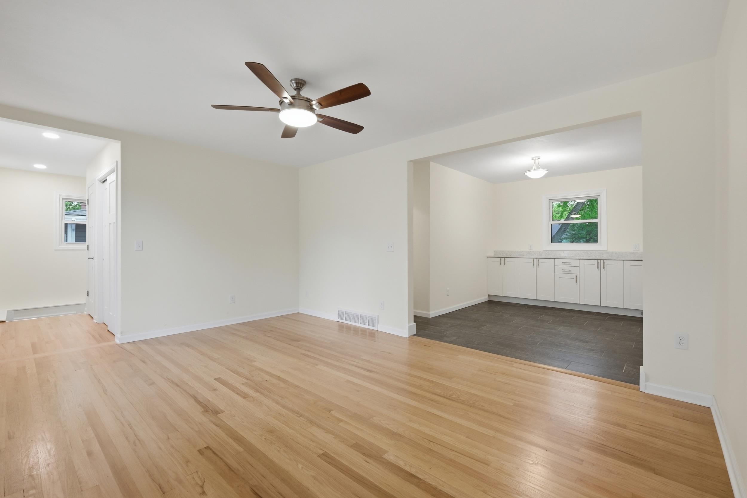 326 Prairie View Street Oregon, WI 53575 - Photo 3 of 33
